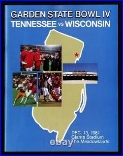 1981 Garden State Bowl Program Finest Condition Reggie White Tennessee Wisconsin